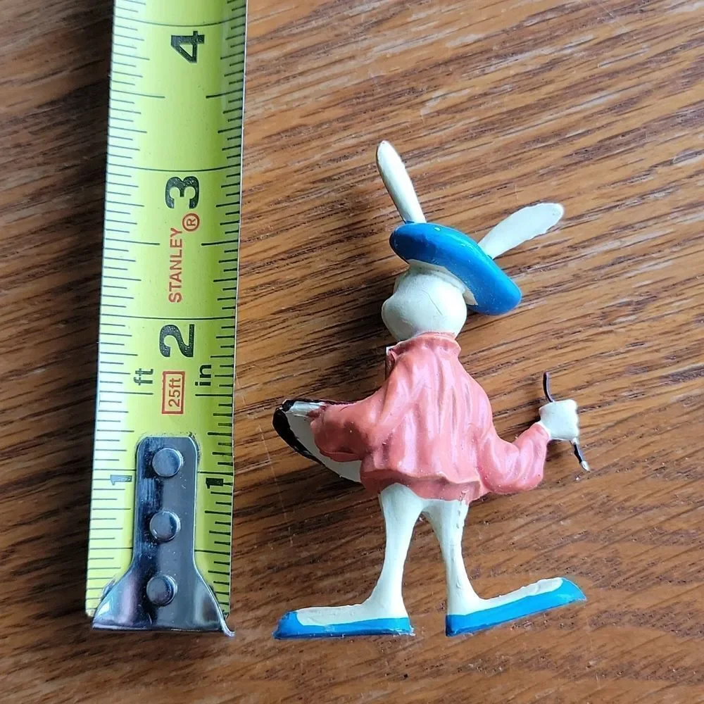Bugs bunny Easter egg artist cake topper